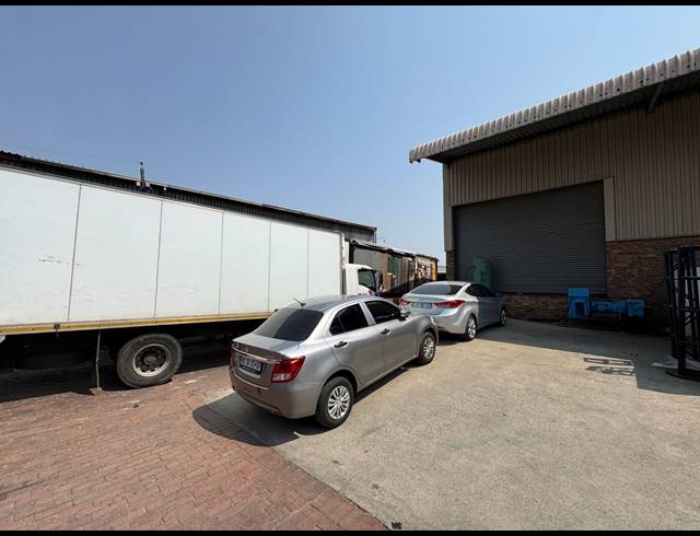 3,000M² WAREHOUSE FOR SALE IN WYNBERG